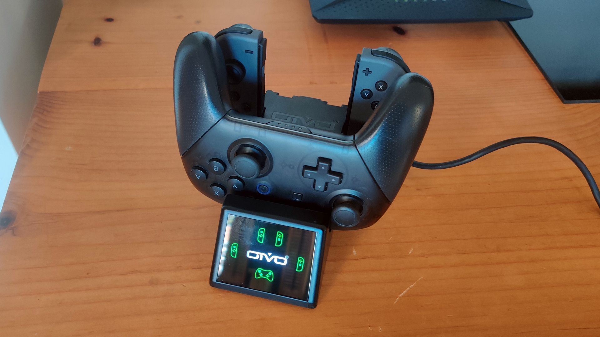 Oivo Charging Stand for Nintendo SWitch Controllers Review Charging