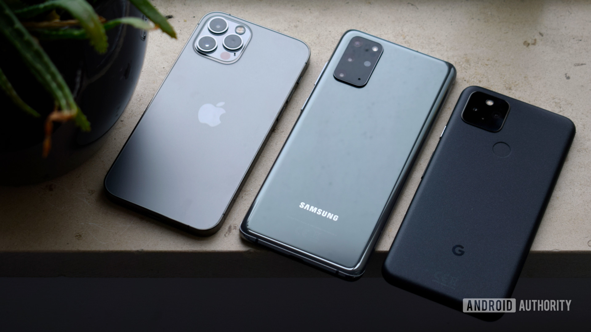 Samsung Galaxy S20 Plus contre Apple iPhone 12 Pro contre Google Pixel 5 EOY 2020