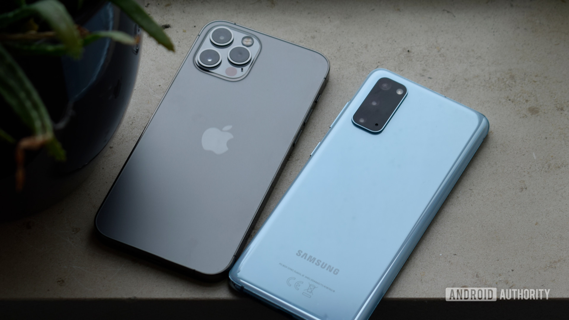 Samsung Galaxy S20 vs Apple iPhone Pro EOY 2020