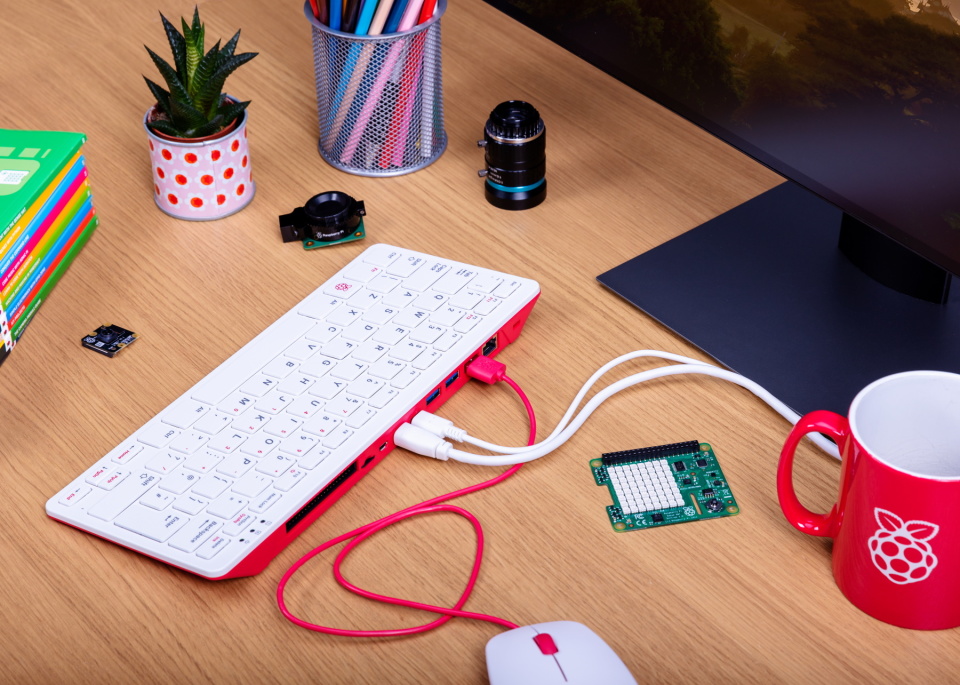 That Raspberry Pi computer-in-a-keyboard looks great, and more tech news today