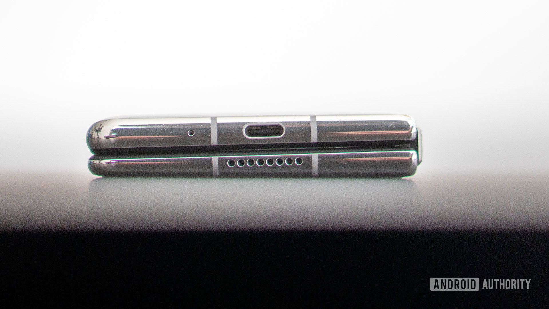 Huawei Mate X2 bottom edge on table