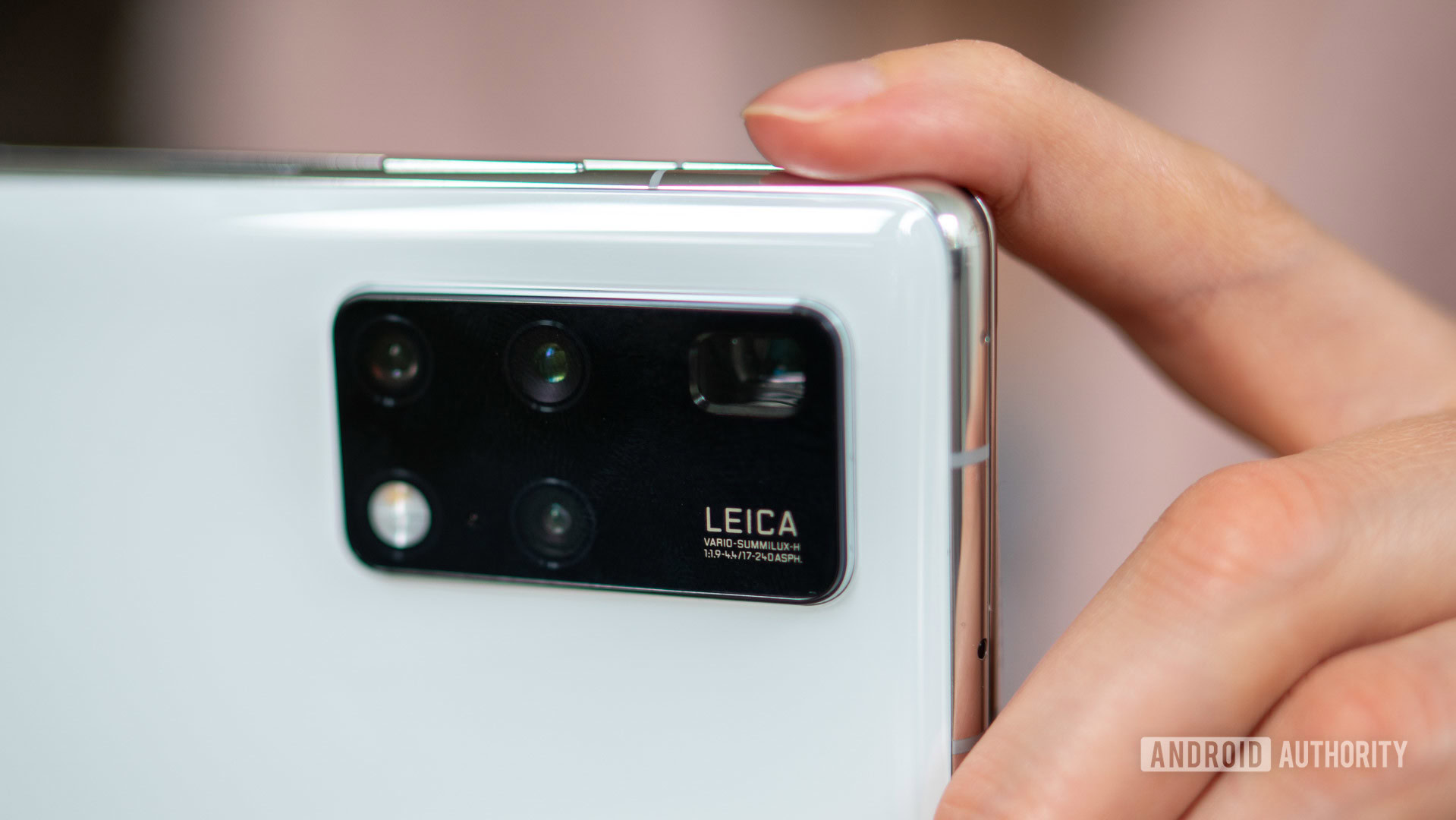 Huawei Mate X2 review Leica camera closeup 1