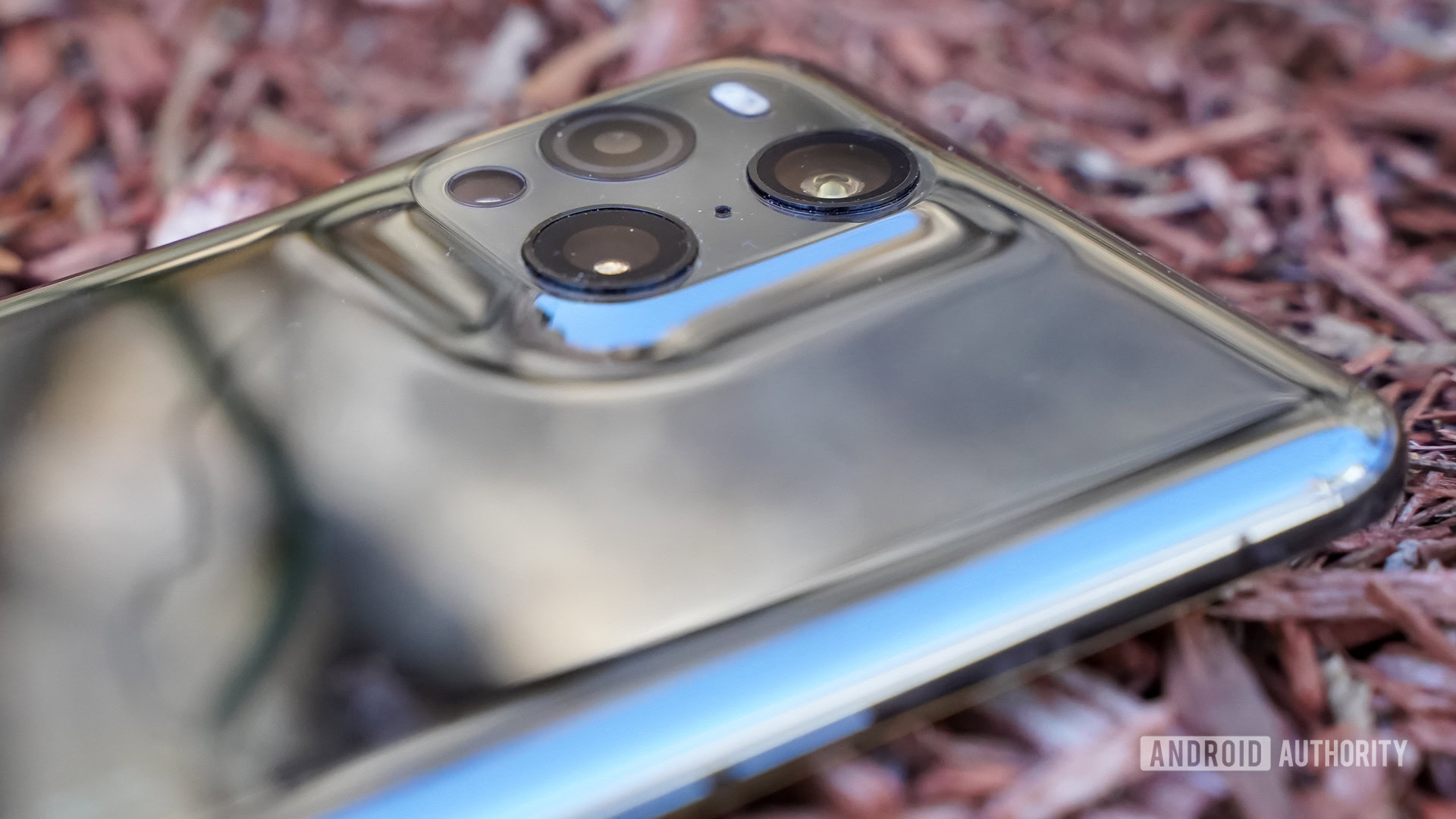 Oppo Find X3 Pro camera up close