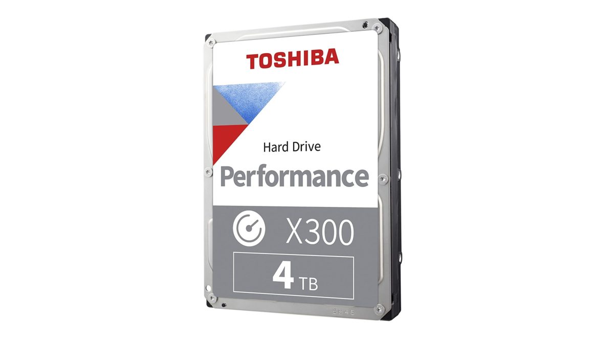 Disco duro de rendimiento Toshiba X300 sobre fondo blanco.