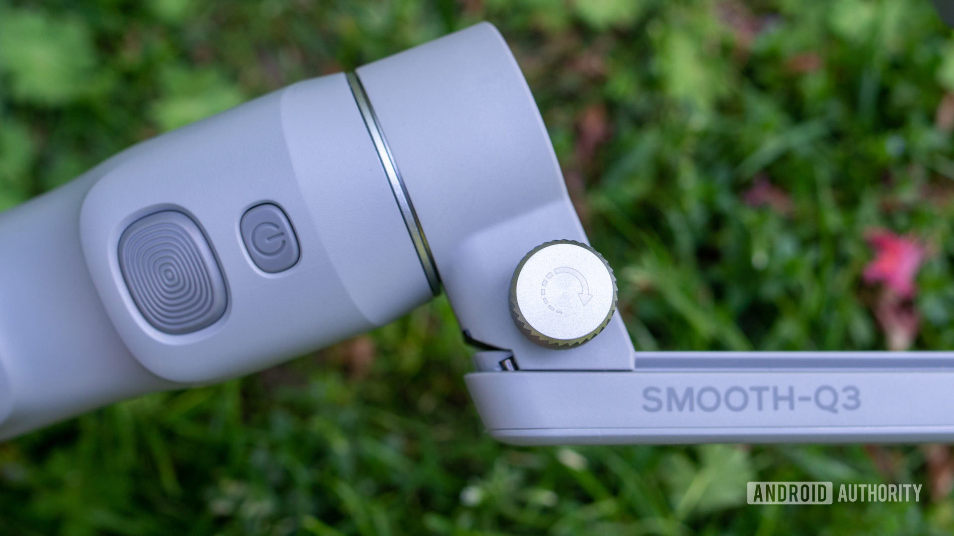 Zhiyun Smooth Q3 locking screw and buttons
