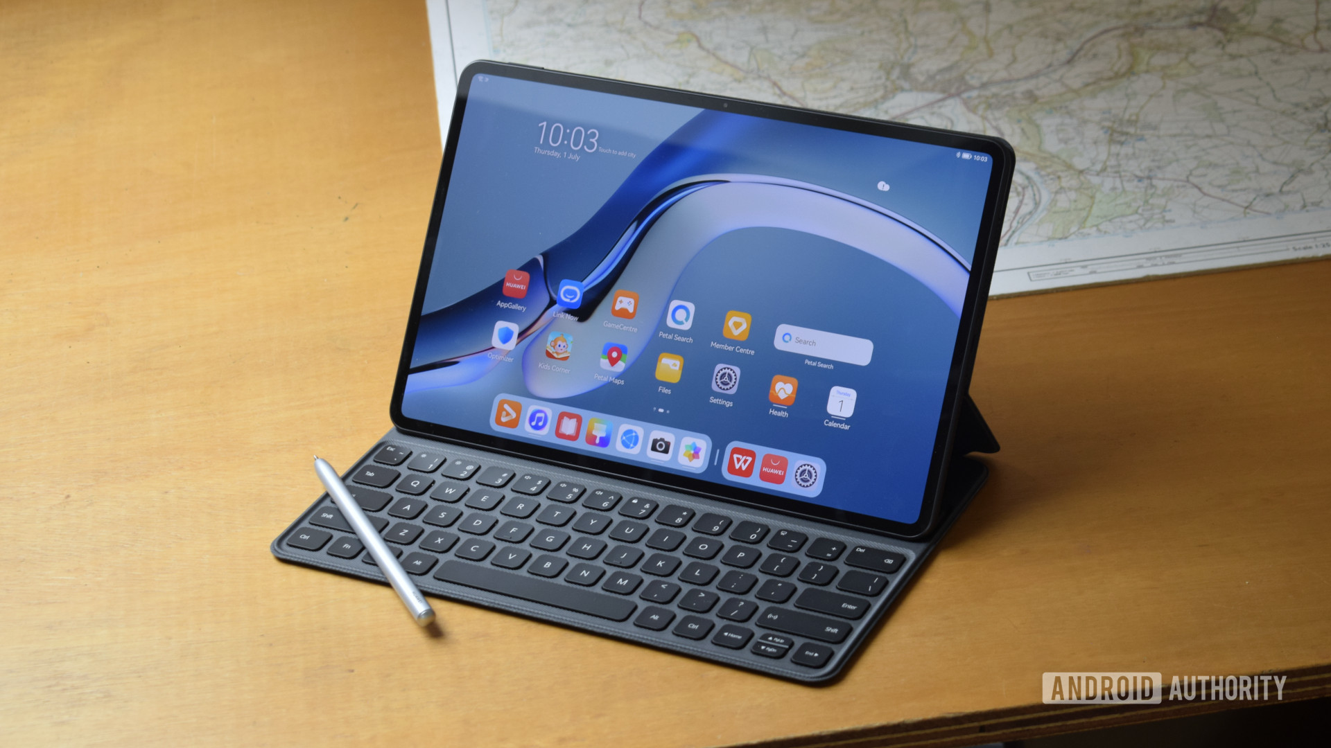 Huawei MatePad Pro 2021 keyboard and pen