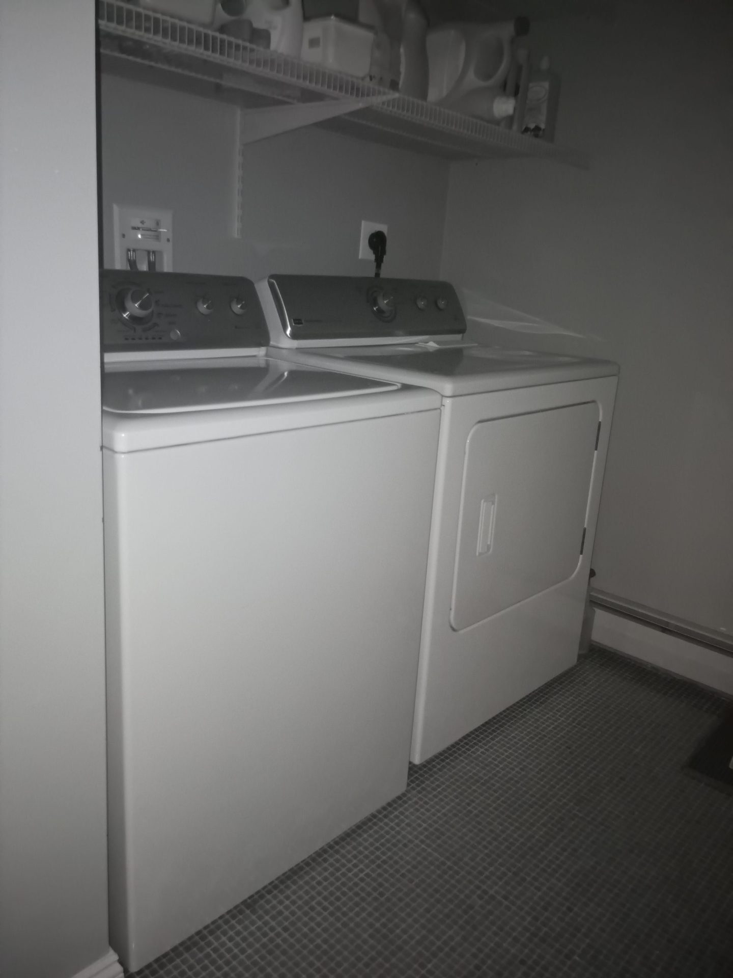 Ulefone Armor 11 5G Night Vision Camera Sample showing a washer and dryer in a laundry room.