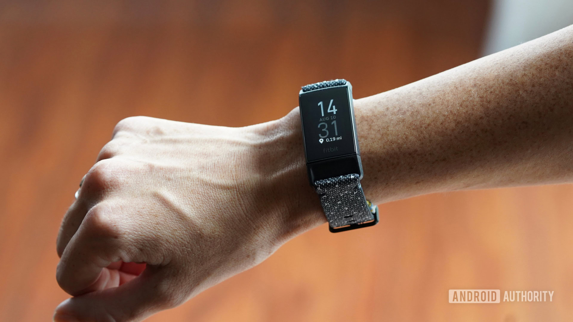 Fitbit Charge 4 Heure Militaire