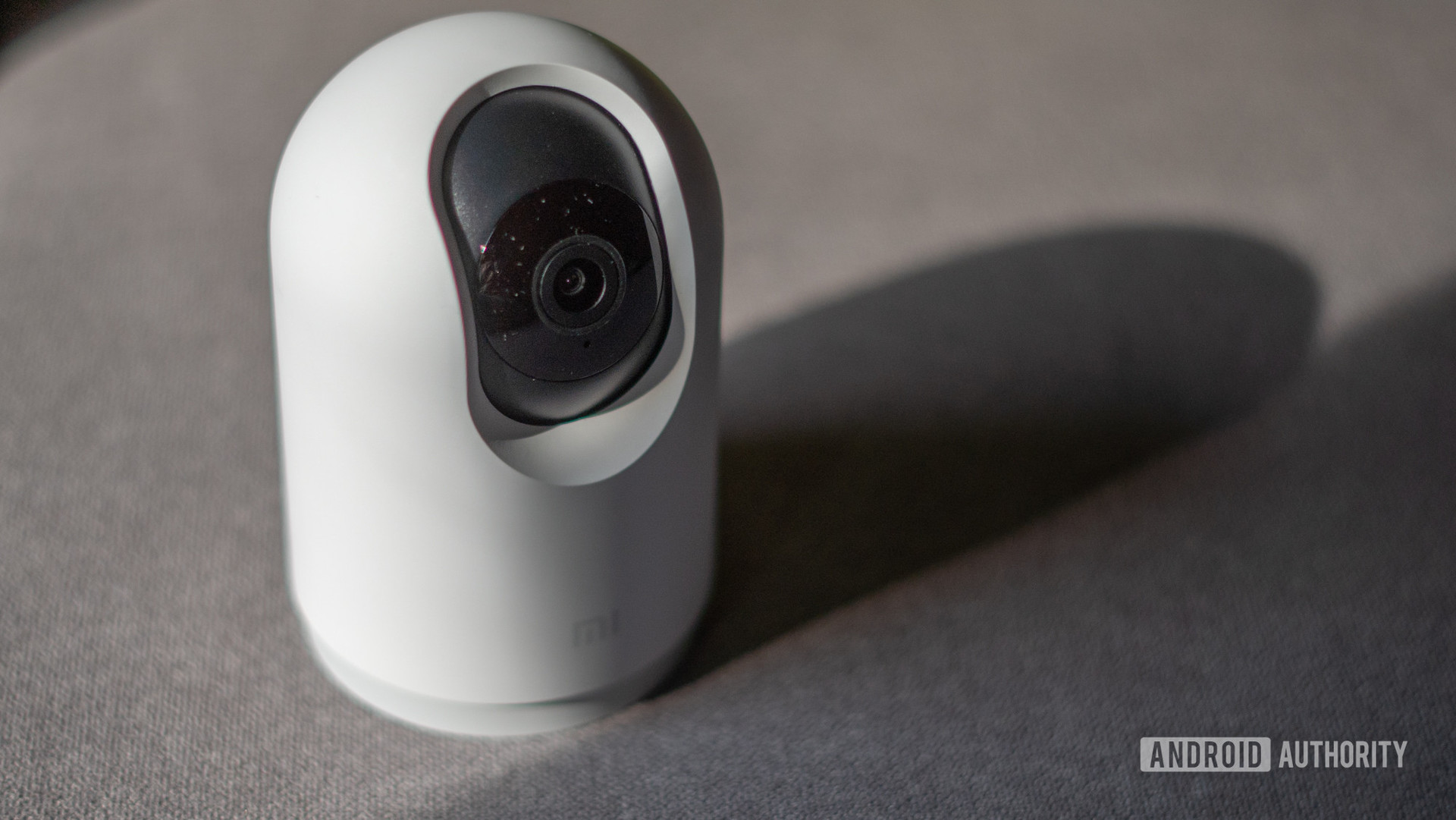 Mi 360 Home Security Camera 2K Pro review side view