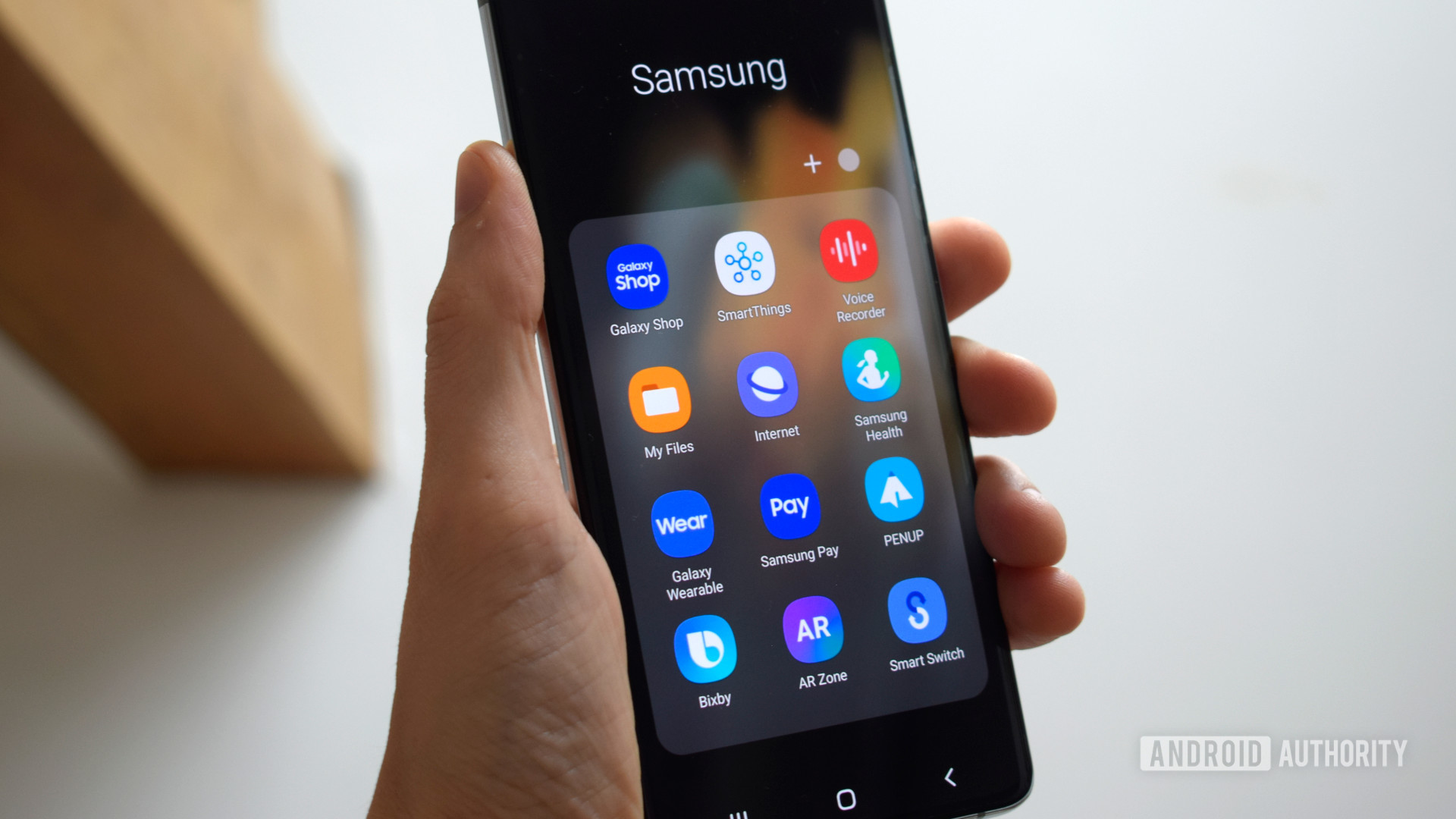 Menu des applications logicielles de l'interface utilisateur du Samsung Galaxy S21 Ultra One