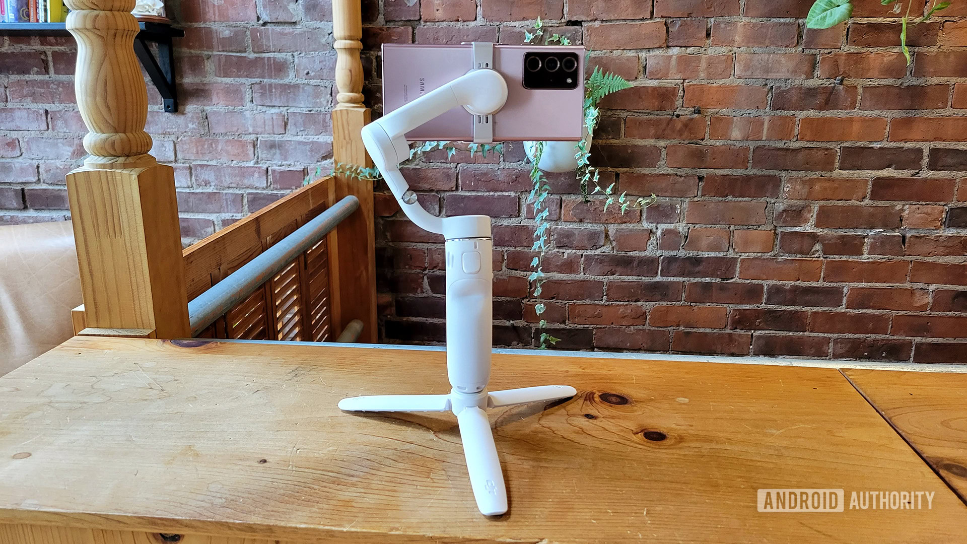 DJI OM 5 Review On Tripod Stand with Phone Attached