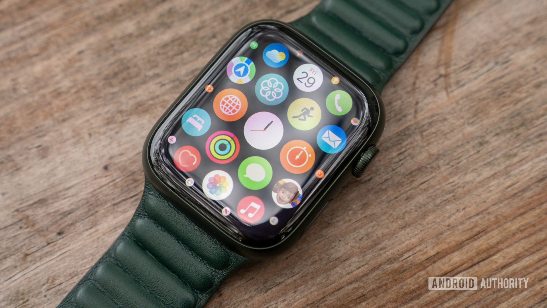 Apple Watch Series 7 review all apps honeycomb