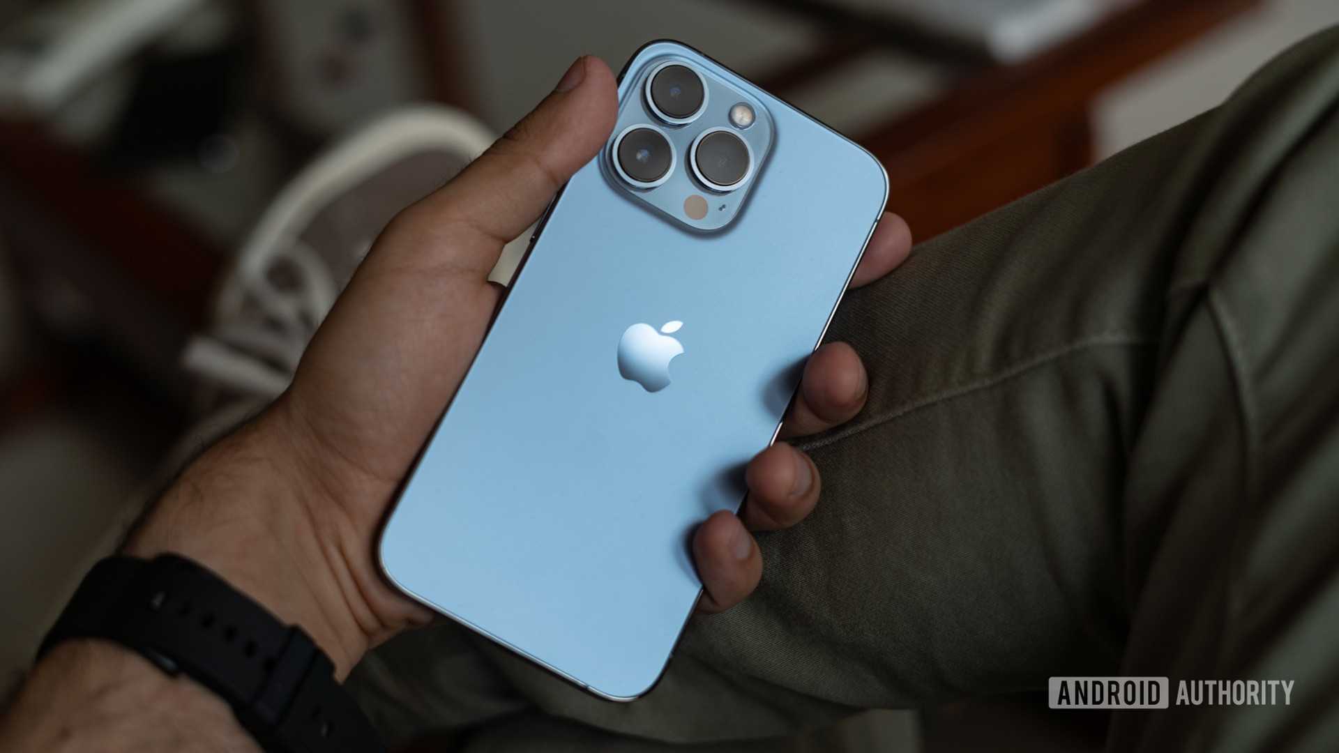 iPhone 13 Pro review in hand again
