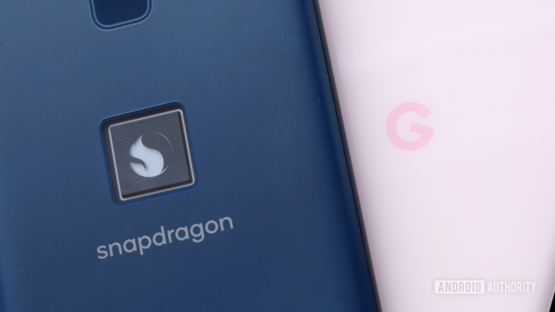Google vs Snapdragon Logo