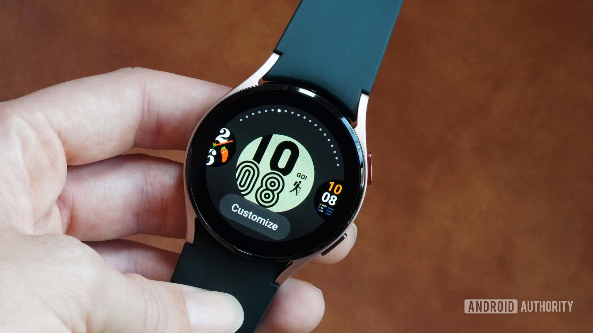 A user changes the watch face on their Samsung Galaxy Watch 4.
