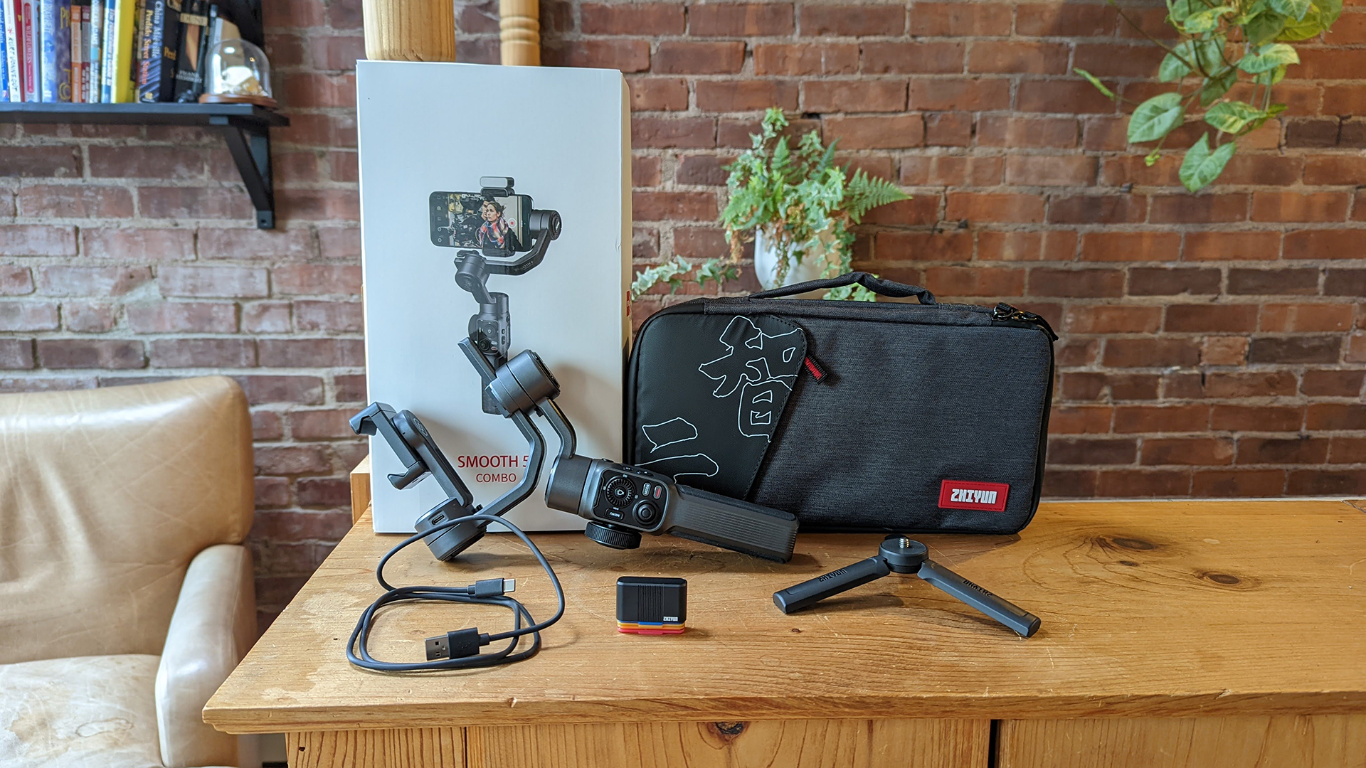 Zhiyun Smooth 5 Review Retail Box Contents