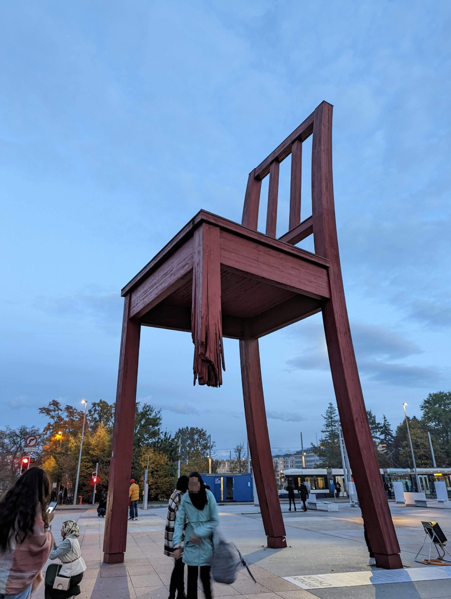 Geneva broken chair
