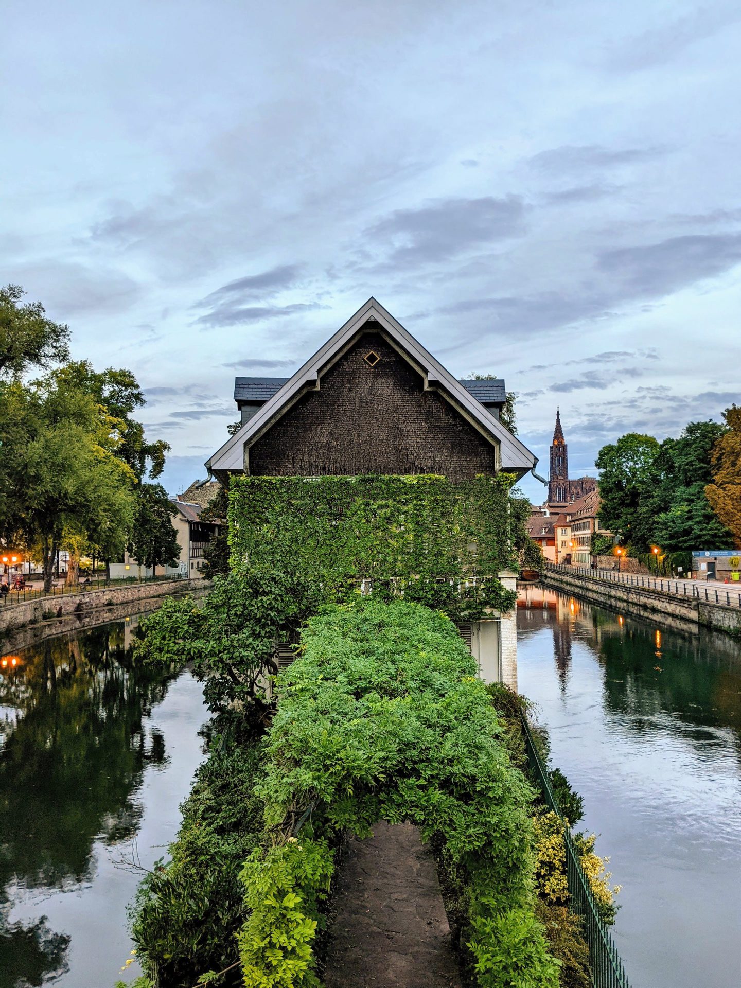Strasbourg house edited with the Pixel 6's Magic Eraser