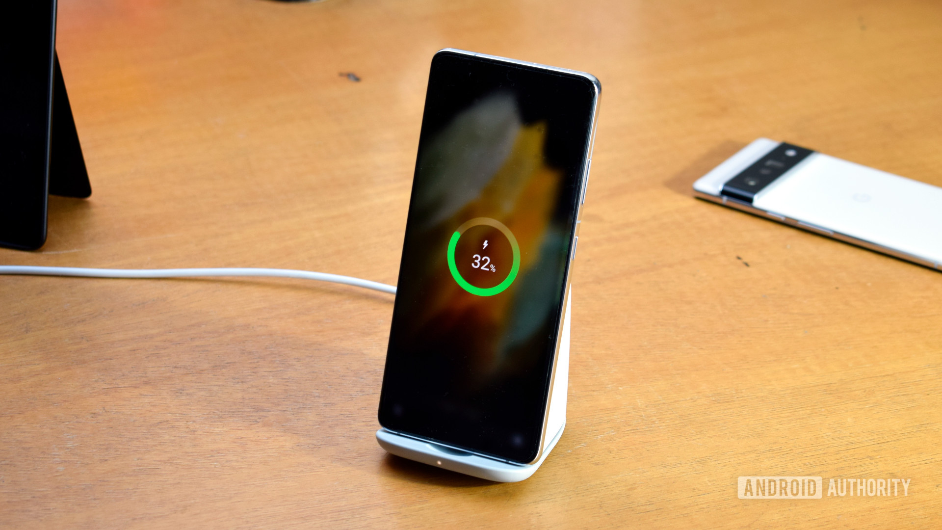 Google Pixel Stand wireless charging Galaxy S21 Ultra