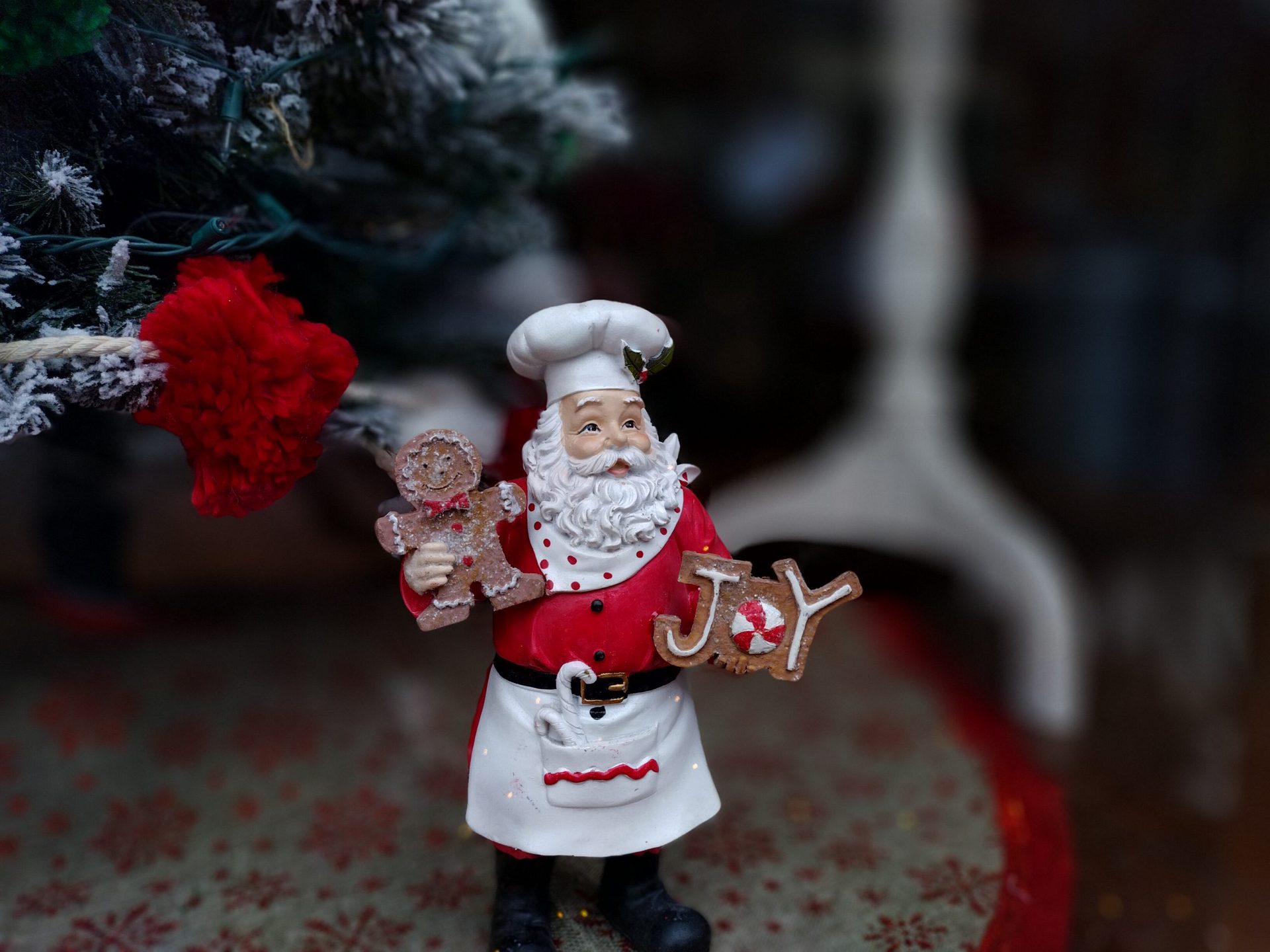 image en mode portrait nokia x100 d'une figurine du père Noël