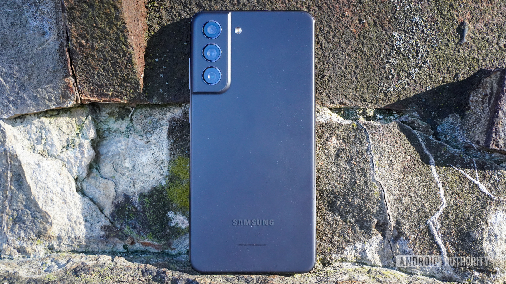 Samsung Galaxy S21 FE rear panel showing camera